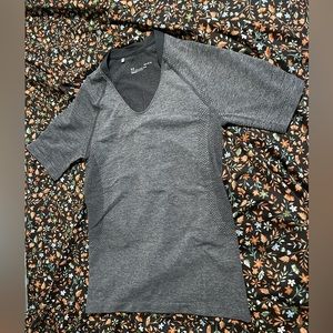 Under armor medium golf collarless golf tee